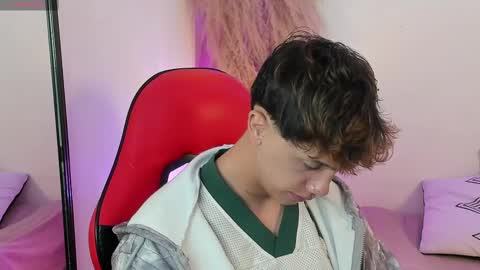 Timothy 21 years old online show from September 12, 8:33 pm