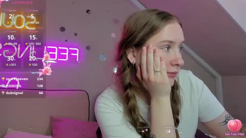 Stella online show from April 11, 7:45 am