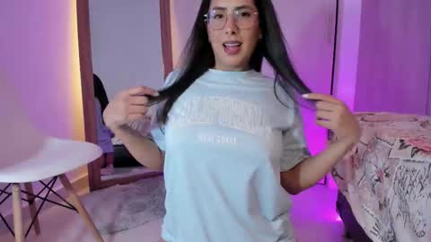 tina_olsen07 online show from February 5, 11:41 pm