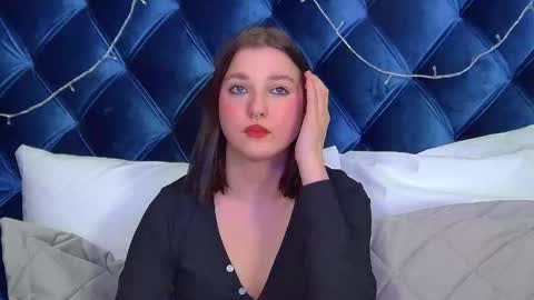 TinaBurton online show from December 20, 5:20 pm