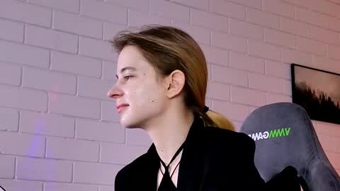 Tina Davil online show from February 3, 9:13 am