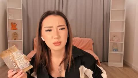 Tina online show from December 22, 12:45 pm