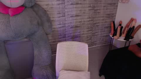 Tinna Goddess online show from April 9, 5:07 pm