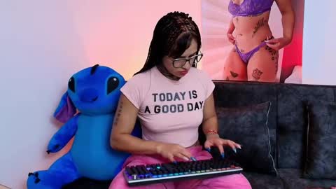 I AM BELLA  ----------- follow my  IG  TINNS 69 online show from February 13, 12:24 am