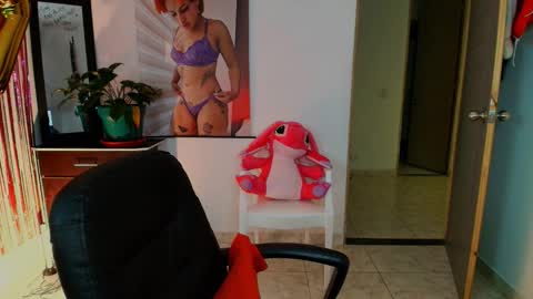 I AM BELLA  ----------- follow my  IG  TINNS 69 online show from September 24, 2:29 am