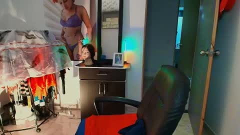 I AM BELLA  ----------- follow my  IG  TINNS 69 online show from February 3, 2:53 am