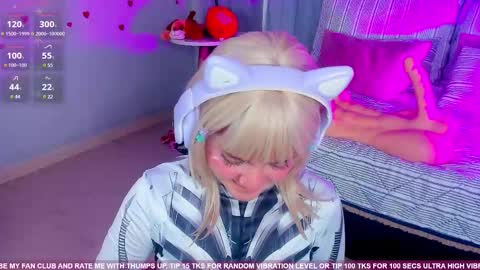 Emmy  blue berry1 online show from February 17, 6:50 pm