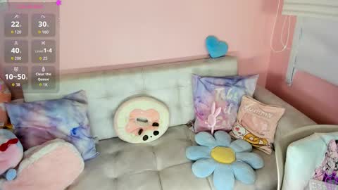 tiny_cora online show from February 5, 5:05 pm