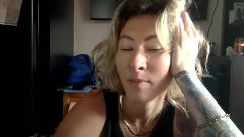 tinyandtatted420 online show from October 24, 3:35 pm