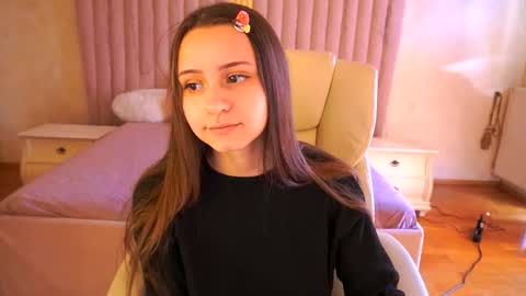 tinynataliee online show from March 5, 7:50 am