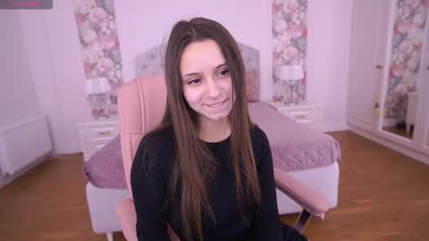 tinynataliee online show from February 16, 2:59 pm