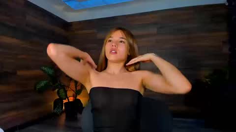 Instagram  tinyw0nder online show from January 15, 10:07 pm