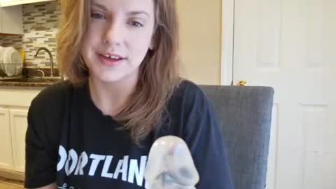 tinywithtiddies online show from November 20, 2:58 pm