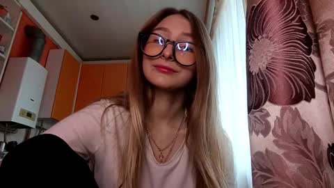 Hi Im Carry 18 years old online show from October 30, 7:20 am