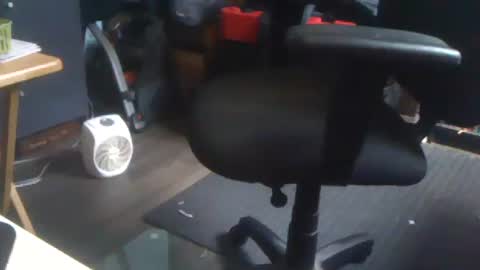 Leon Titan online show from February 20, 3:52 pm