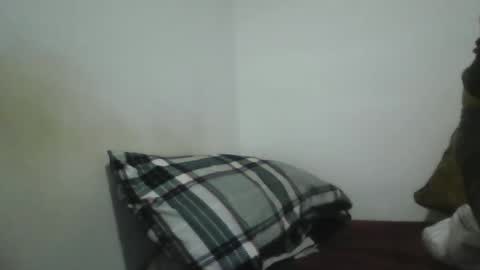 Snapshot of titssmall123 chatting on October 17, 11:09 pm Ester online show from October 17, 11:09 pm