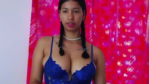 Adela y juan online show from December 16, 6:05 pm