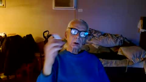 Snapshot of tom112292014 chatting on October 23, 11:01 am tom112292014 online show from October 23, 11:01 am
