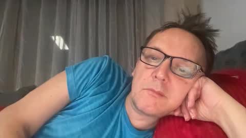 Tom online show from February 15, 9:35 pm