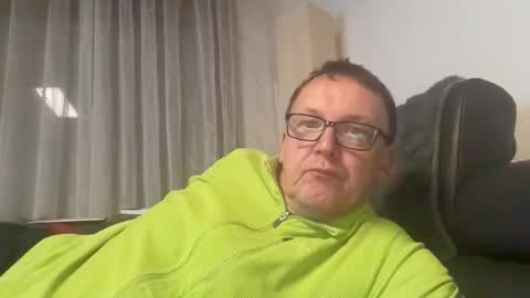 Tom online show from February 6, 5:27 pm