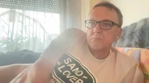 Tom online show from October 18, 3:49 pm