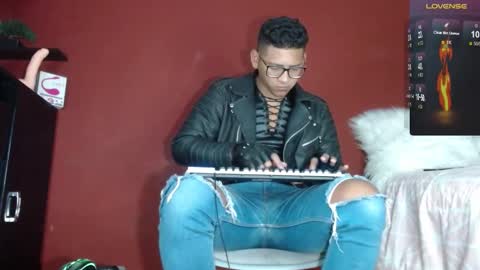 Tom online show from February 12, 10:24 am