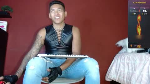 Tom online show from February 17, 1:00 pm