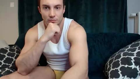 Tom online show from January 12, 4:03 pm