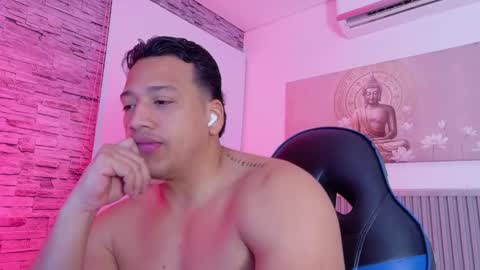 Tom muscle1 online show from March 13, 1:14 pm