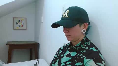 Blue online show from February 14, 7:27 pm