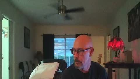 sirmuggsalot online show from August 3, 12:12 am