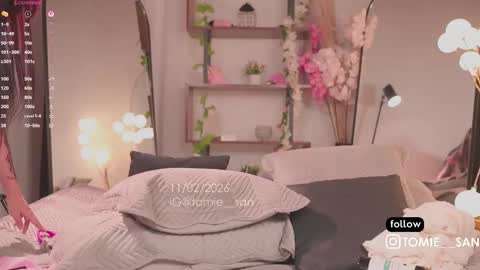  Tomie  online show from February 11, 8:34 pm