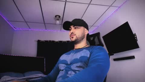 tommy_sccott online show from February 2, 9:22 pm