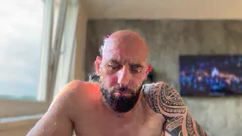 Thomas Fit online show from May 24, 5:08 pm