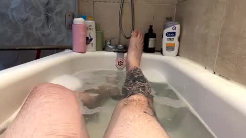 toms_69 online show from December 24, 7:22 pm