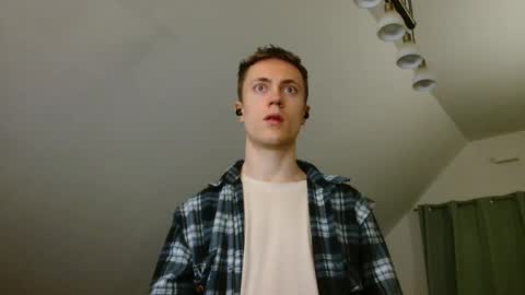 tomtimon11 online show from November 7, 5:15 pm