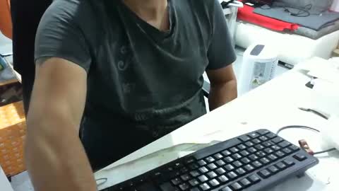 Tom online show from October 5, 7:54 pm