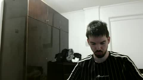 Onlyfans - Tomylind keep you in touch there online show from June 24, 9:11 pm