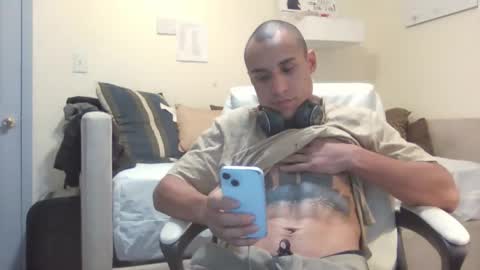 Snapshot of tonyterror22 chatting on October 13, 7:54 am tonyterror22 online show from October 13, 7:54 am