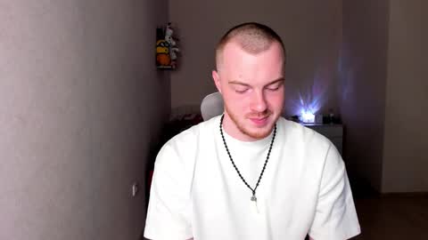 Snapshot of toohornyserj chatting on October 4, 8:50 pm toohornyserj online show from October 4, 8:50 pm