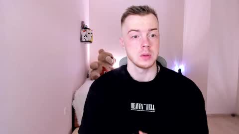 Snapshot of toohornyserj chatting on February 24, 12:09 am toohornyserj online show from February 24, 12:09 am