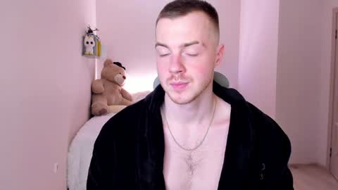 Snapshot of toohornyserj chatting on January 26, 12:47 am toohornyserj online show from January 26, 12:47 am