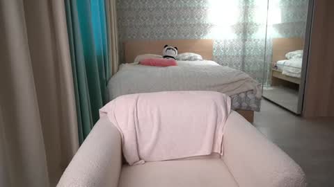         online show from February 9, 3:00 am