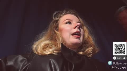 Madam Viktoria   Vacation in Portugal  2811 - 0412 online show from February 13, 5:27 pm