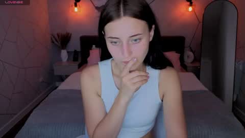 tracey_gill online show from June 27, 9:26 am
