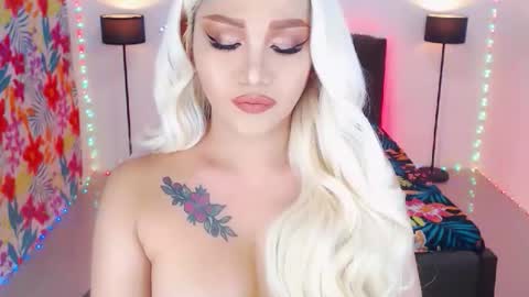 KYLIE BELLA  TS online show from February 25, 7:01 am