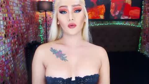 KYLIE BELLA  TS online show from February 18, 1:43 am