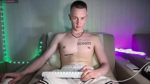 Travis online show from June 24, 9:27 am