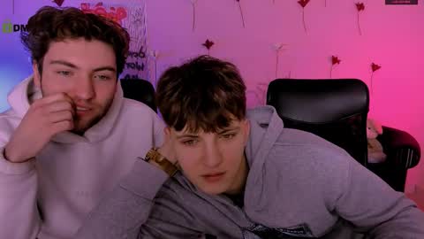 Travis online show from February 15, 9:41 am