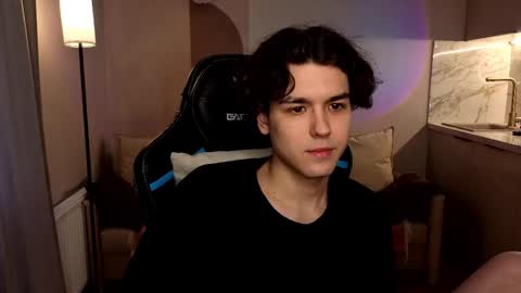 travisrivas online show from May 15, 8:34 am